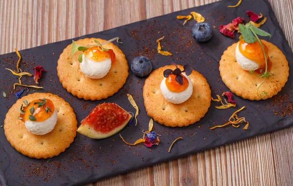 Dessert, blueberries, cracker, figs