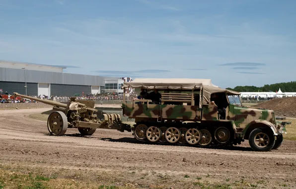 Camouflage, coloring, tractor, German, half-track, Sd Kfz 7, German anti-tank gun PaK 43/41, 8 ton