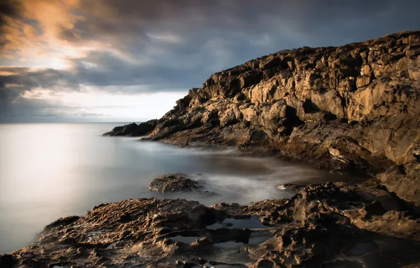Sea, the sky, clouds, clouds, stones, shore