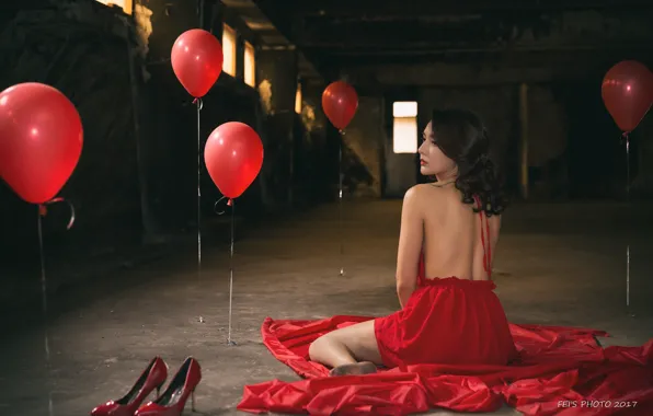 Picture girl, balls, shoes