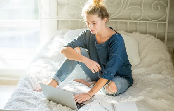 Picture girl, bed, morning