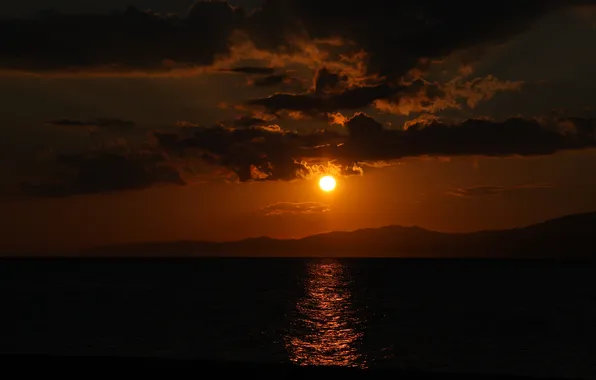 The sun, clouds, sunset, mountains, lake
