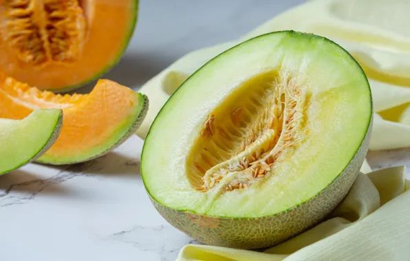 Slices, composition, melon