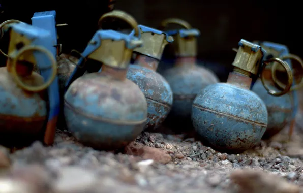 Pineapple, garnet, m67