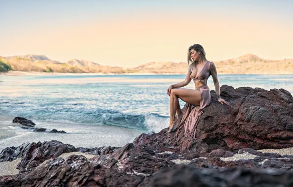 BODY, SEA, MOUNTAINS, HORIZON, SAND, DRESS, SURF, FIGURE