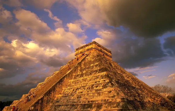 Clouds, Maya, Pyramid