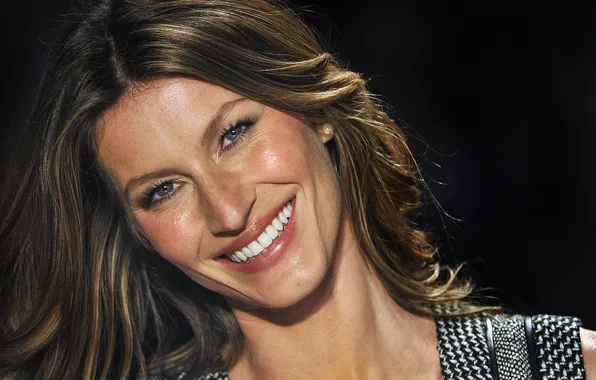 Look, smile, Gisele Bundchen, Gisele Bündchen