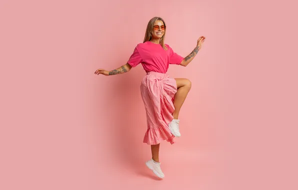 Wallpaper woman, beautiful, pretty, blonde, skirt, sunglasses, sneakers