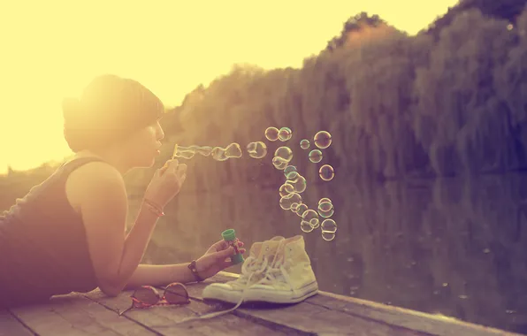 Picture girl, lake, sneakers, bubbles