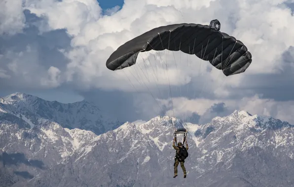 Picture the sky, mountains, army, soldiers, parachute, landing
