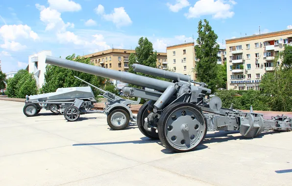Germany, Volgograd, Military equipment, Museum-panorama of the Battle of Stalingrad, 150 mm s.F.H.18, 88 mm …