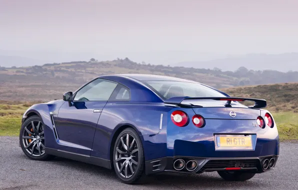 Picture the sky, blue, ass, Nissan, GT-R, drives, exhaust, wheel