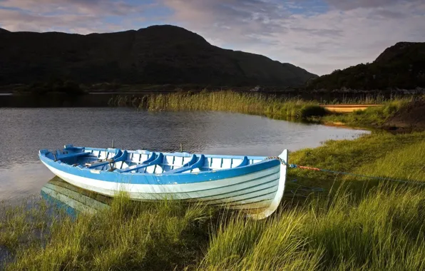 Picture sea, mountains, boat