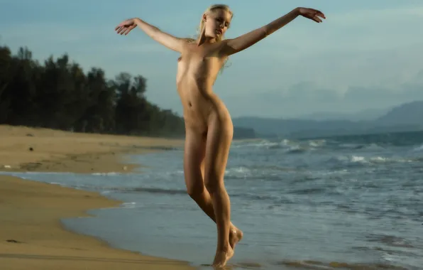 BLONDE, BODY, FOREST, NATURE, HILLS, SAND, SURF, FIGURE