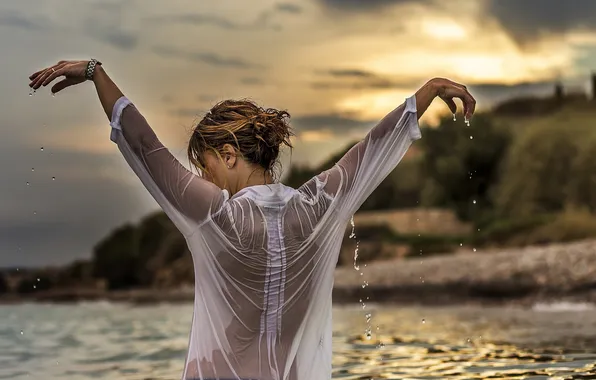 Picture water, girl, drops, sunset, back, wet blouse