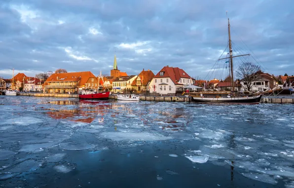 Ice, the sky, the sun, clouds, river, home, yacht, Germany