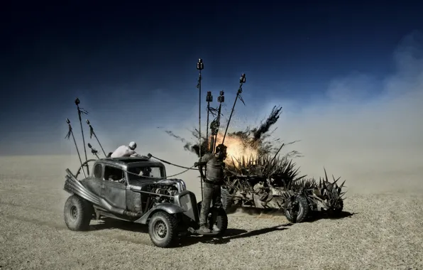 Picture desert, chaos, postapocalyptic, prisoner, Mad Max, Fury Road, Mad Max, this moment