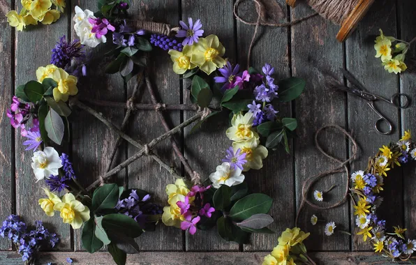 Star, thread, wreath, daffodils, forget-me-nots, Primula