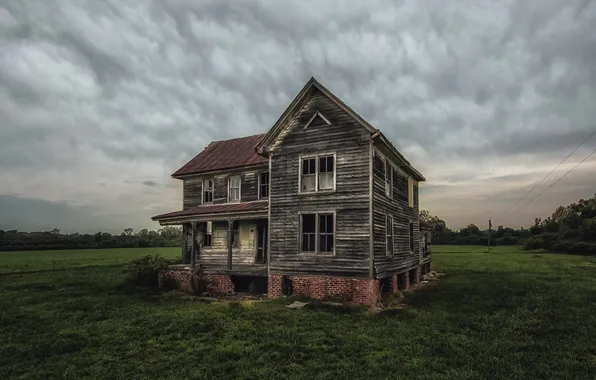 Picture field, the sky, house