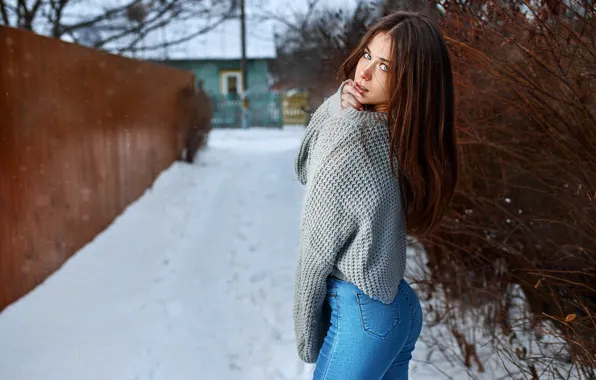 Picture winter, look, snow, pose, model, the fence, portrait, jeans