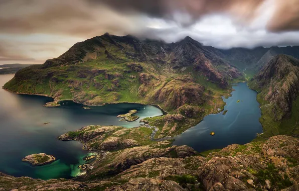 Picture mountains, lake, Scotland, Isle of Skye