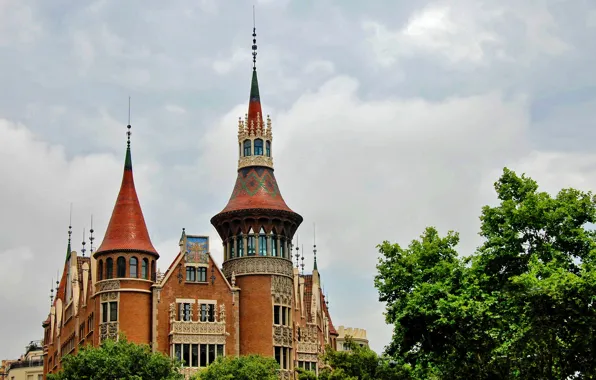 Trees, tower, Spain, Barcelona, house with spikes