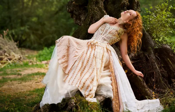 Picture tree, dress, red