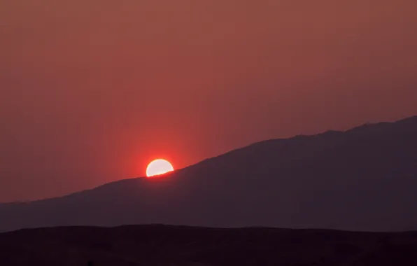 Fireball, mountains, morning, sun, sunrise, dawn, silhouettes