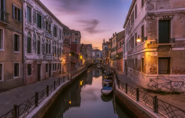 Picture lights, boat, home, Italy, Venice, channel