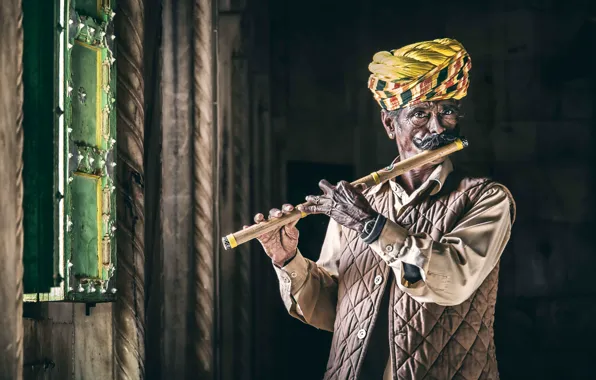 Portrait, India, Rajasthan, Jodhpur, flautist