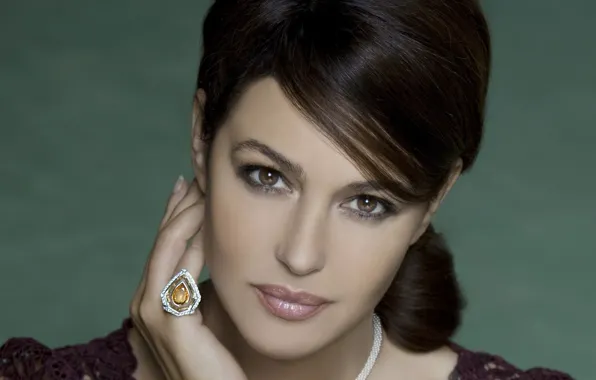 Look, face, model, hand, actress, monica bellucci