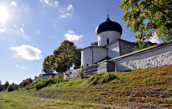 Picture autumn, Pskov, The Mirozhsky monastery