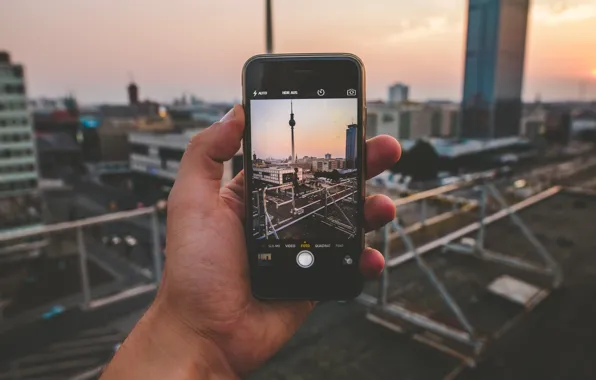 Picture landscape, photo, iPhone, hand, Germany, male, twilight, Berlin