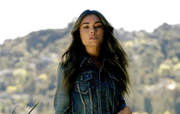 Picture look, girl, nature, photo, hair, bokeh, dzhinsovka, Madison Beer