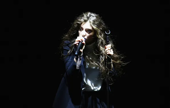 Picture Lord, Lorde, Ella Maria Lani Yelich-O'Connor, new Zealand singer