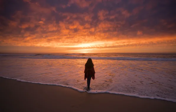 GIRL, SEA, HORIZON, The OCEAN, The SKY, SAND, CLOUDS, SUNSET