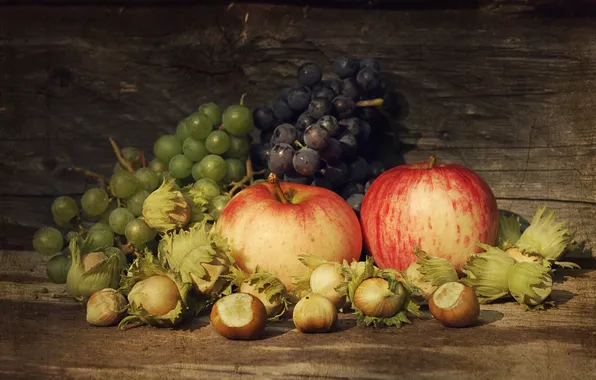Picture apples, grapes, hazel