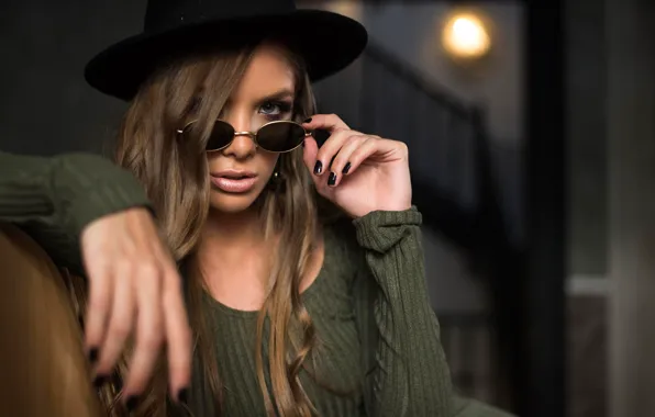 Look, pose, model, portrait, hat, makeup, dress, glasses
