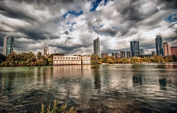 The sky, the city, lake