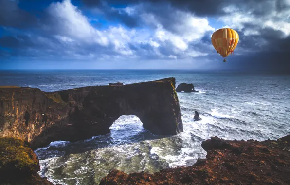 Picture the ocean, rocks, ball, air, ballooning, photo, photographer, Andrés Nieto Porras