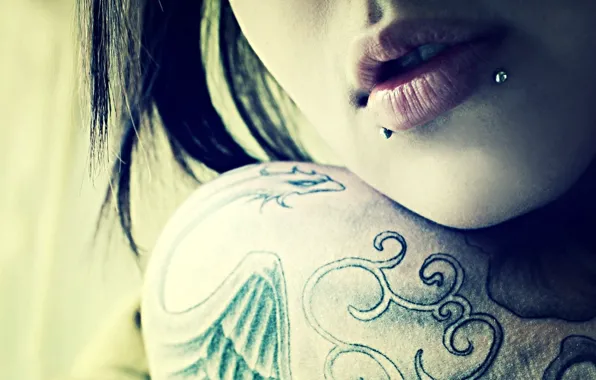 Hair, tattoo, lips, Piercing