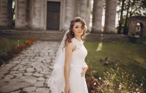 Picture hand, belly, bride, posing