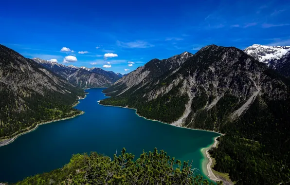 Picture the sky, clouds, mountains, lake