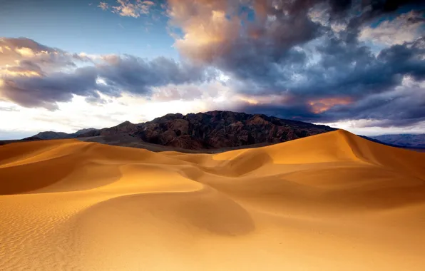 Sand, the sky, landscape