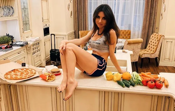 Smile, house, shorts, barefoot, brunette, kitchen, singer, topic