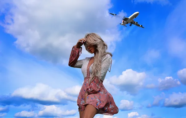 Girl, the plane, Julia Damiá, Nick Naumenko