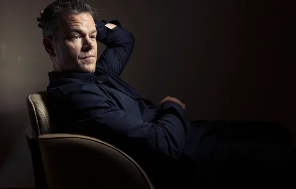 Photographer, actor, sitting, Matt Damon, photoshoot, in the chair, Matt Damon, for the film