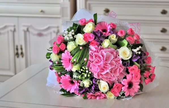 Picture roses, bouquet, gerbera, hydrangea
