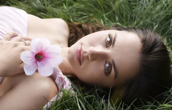 Picture grass, look, girl, flowers, face, actress, lips, beauty