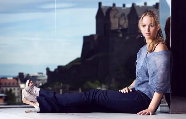 Glass, actress, Jennifer Lawrence, the hunger games.